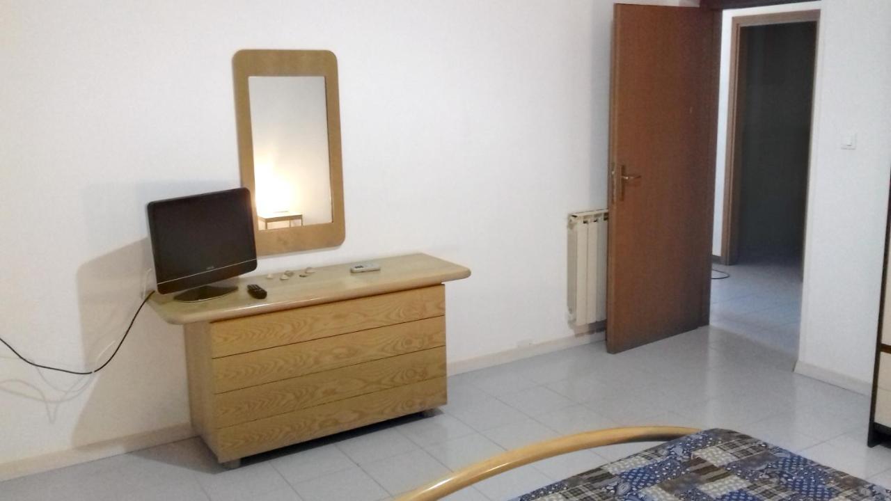 2 Bedrooms Appartement At Pescara 300 M Away From The Beach With Balcony And Wifi エクステリア 写真