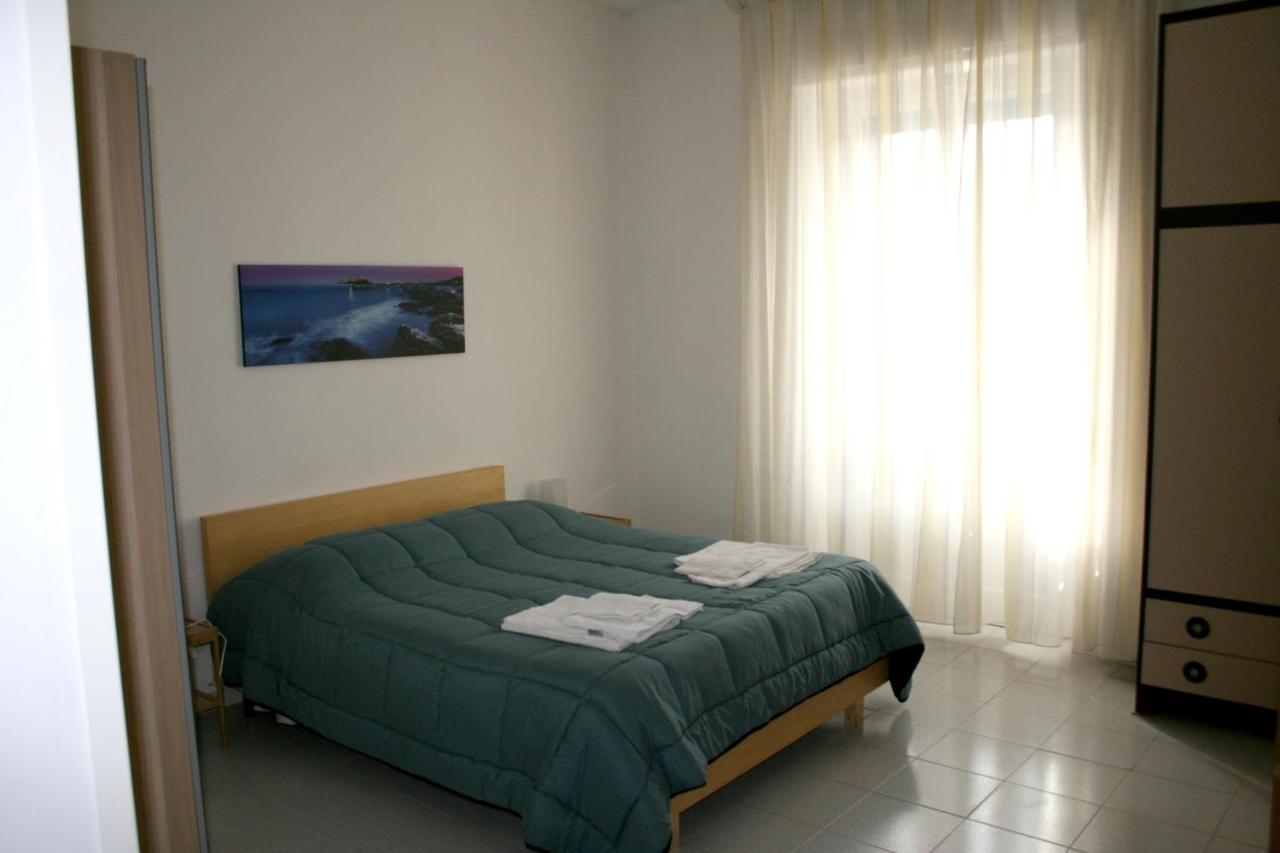 2 Bedrooms Appartement At Pescara 300 M Away From The Beach With Balcony And Wifi エクステリア 写真