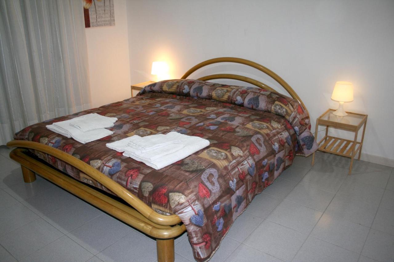 2 Bedrooms Appartement At Pescara 300 M Away From The Beach With Balcony And Wifi エクステリア 写真