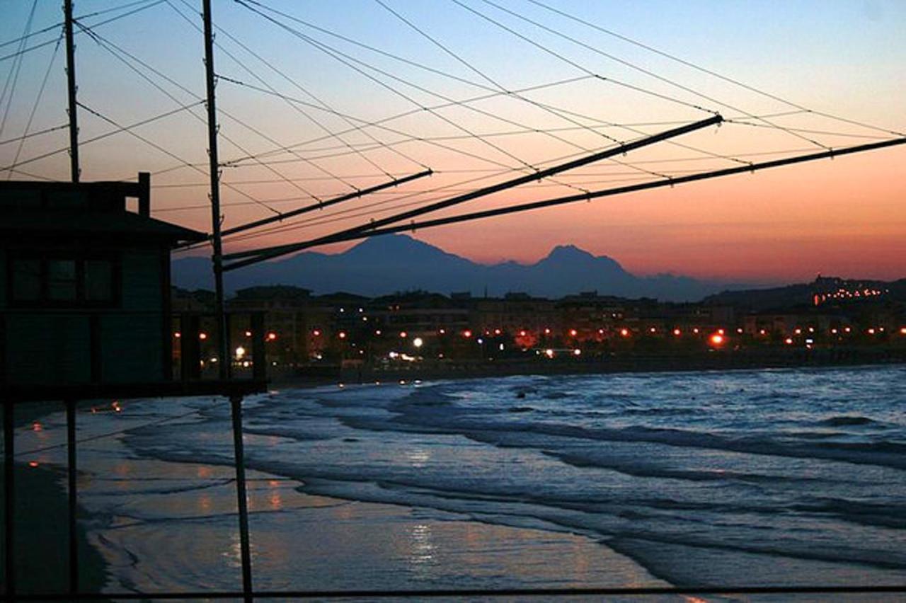 2 Bedrooms Appartement At Pescara 300 M Away From The Beach With Balcony And Wifi エクステリア 写真
