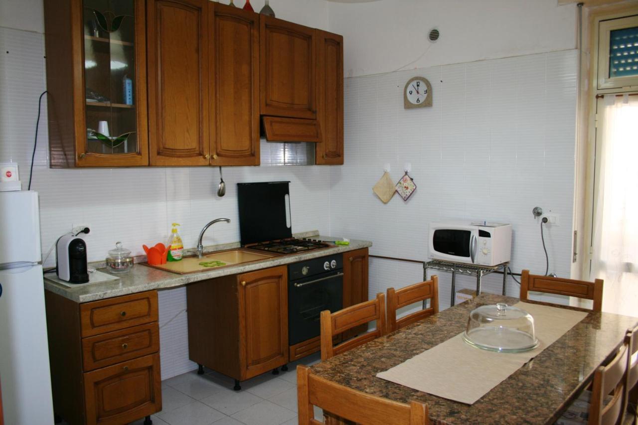 2 Bedrooms Appartement At Pescara 300 M Away From The Beach With Balcony And Wifi エクステリア 写真